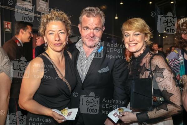 Österreichischer Filmpreis 2023 15.06.2023 | Globe Wien | Verleihungsgala d. Akademie des Österreichischen Films<br>im Bild:<br> Carolin Pienkos, Cornelius Obonya, Elke Winkens,