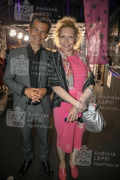 Österreichischer Filmpreis 2023 15.06.2023 | Globe Wien | Verleihungsgala d. Akademie des Österreichischen Films<br>im Bild:<br> Roland Weißmann -ORF Generaldirektor, Sunnyi Melles,