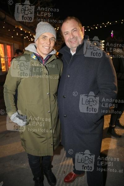 ALM ADVENT 2023 – Opening 23.11.2023 | Messe Wien | Das Adventdorf in Wien!<br>im Bild:<br> Michaela Dorfmeister, BV Alexander Nikolai,
