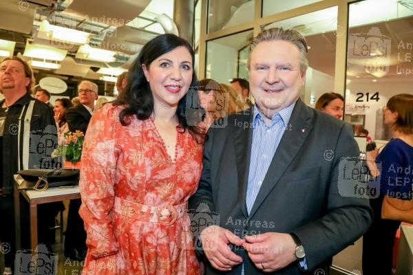 20.03.2024 |  Studio Wien |  Am neuen Standort in Wien<br>im Bild:<br> Jasmin Dolati, BM Michael Ludwig,