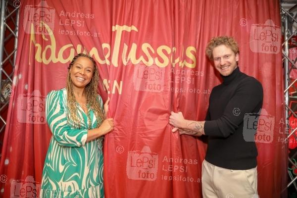 Christmas Star Festival 14.11.2024 | Madame Tussauds Wien | Enthüllung des exklusiven Ausstellungsbereichs<br>im Bild:<br> Stella Jones, Lucas Fendrich, -präsentieren,