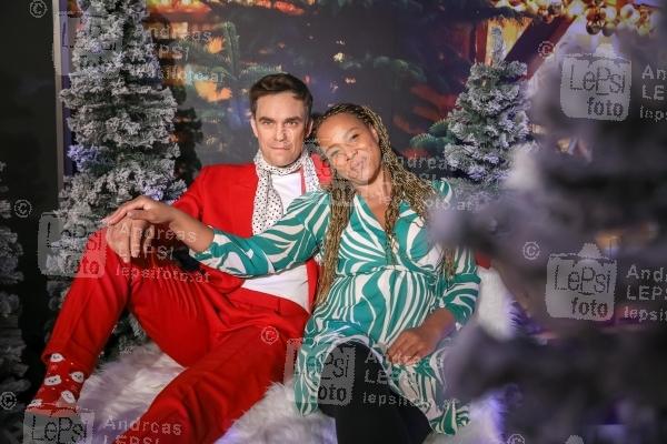 Christmas Star Festival 14.11.2024 | Madame Tussauds Wien | Enthüllung des exklusiven Ausstellungsbereichs<br>im Bild:<br> Stella Jones, Robbie Williams, -Wachsfigur,