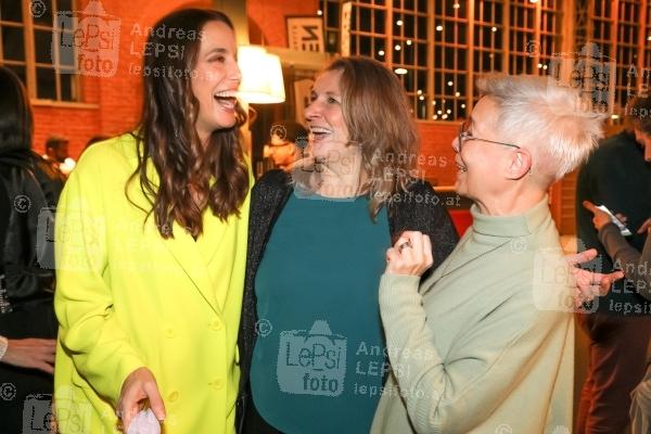 Österreichischer Kabarettpreis – 2025 24.11.2025 | Globe Wien | Verleihungs-Gala<br>im Bild:<br> Nina Hartmann, Birgit Denk, Marion Dimali,