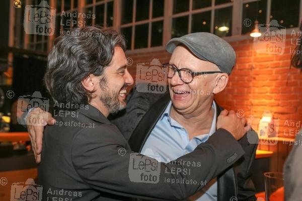 Österreichischer Kabarettpreis – 2025 24.11.2025 | Globe Wien | Verleihungs-Gala<br>im Bild:<br> Stefano BERNARDIN, Oliver Baier,